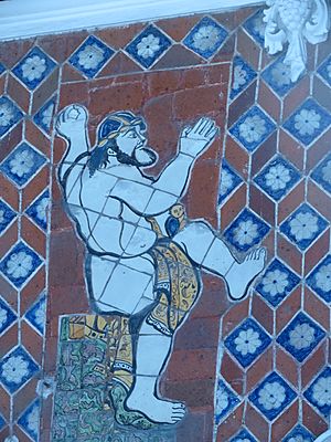 Archivo:Detalles de la fachada de la Casa de los Muñecos, Puebla 05