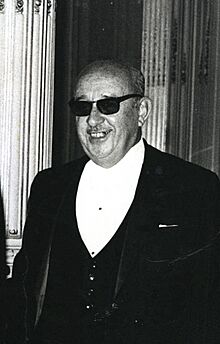 Eduardo León, 1968 (cropped).jpg