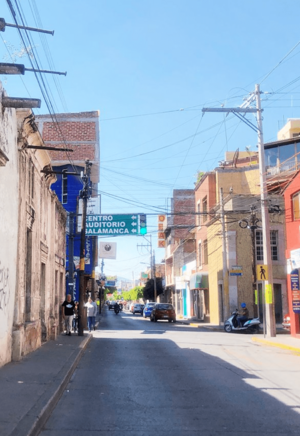 Archivo:Esquina de las calles Francisco I Madero y Salvador Urrutia en Uriangato