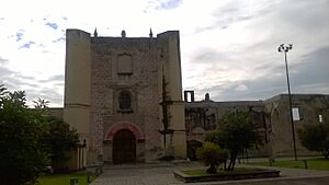 Archivo:Exconvent of Saint Francis in Tepeyanco, Tlaxcala