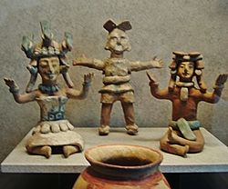 Archivo:Figurillas de la Costa oaxaqueña