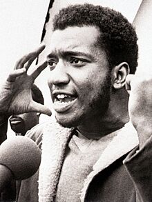 Fred Hampton speaks at a rally in Grant Park, Chicago, 1969 crop.jpg