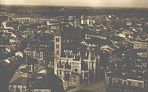 Archivo:Fundación Joaquín Díaz - Iglesia de Santa María de la Antigua - Valladolid (6)