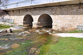 Río Margañán-puente.JPG