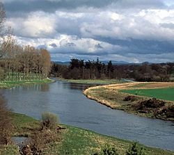 Archivo:River Tweed from Mertoun House