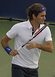 Archivo:Roger Federer at the 2008 Rogers Cup