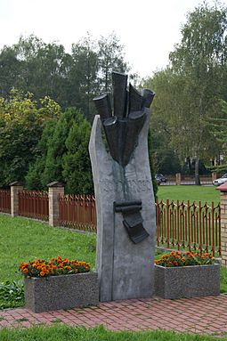 Archivo:Samizdat Memorial, 7 os. Szklane Domy,Nowa Huta,Krakow,Poland