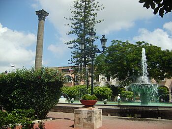 Archivo:Tepic plaza