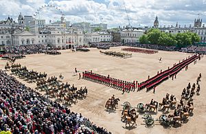 Archivo:Trooping the Colour MOD 45155754
