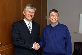 Archivo:Zoran Đinđić and Bill Gates