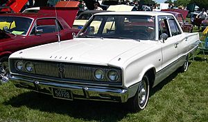 Archivo:1967 Dodge Coronet