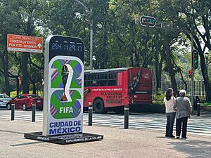 Archivo:2026 FIFA WC countdown clock Paseo de la Reforma