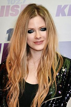 Archivo:Avril Lavigne 2013