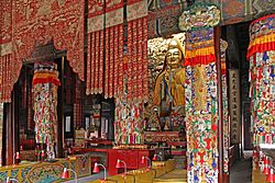 Archivo:Beijing-Lamakloster Yonghe-78-Halle des Dharmarads-Tsongkhapa-gje