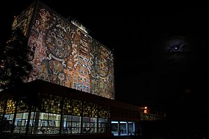 Archivo:Biblioteca Central de la UNAM