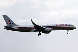Archivo:Boeing 757-223 (2)