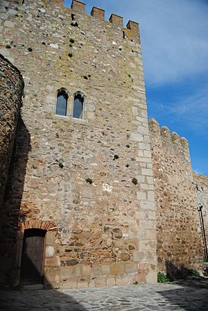 Archivo:Castillo de Segura de León (15459162624)