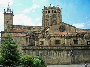 Archivo:Catedral de Ourense - Cabeceira