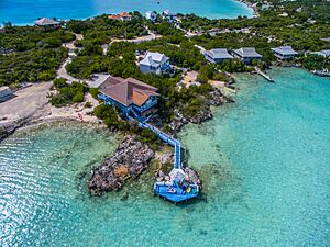Archivo:Drones In Turks (Unsplash)