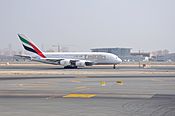 Archivo:Dubai Airport 16.08.2009 05-14-19