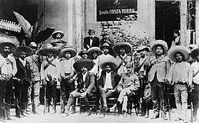 Archivo:Emiliano Zapata and followers