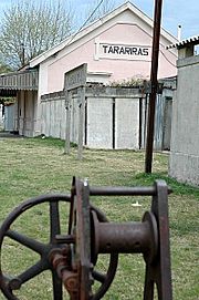 Archivo:Estacion de Trenes en Tarariras, Colonia, Uruguay