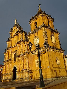 Iglesia de la Recoleccion - Leon - Nicaragua - 01 (31416391552).jpg