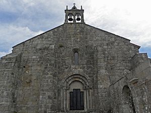 Archivo:Igrexa de Santa María de Mezonzo, Vilasantar