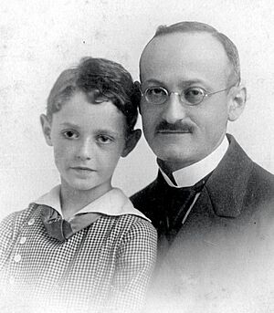 Archivo:Josef Tal with his father Julius Grünthal