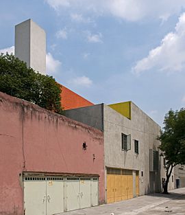 Luis Barragan House exterior 02.jpg