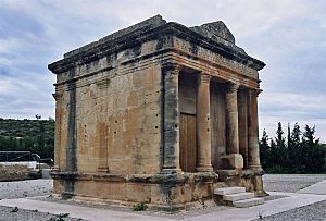 Archivo:Mausoleu de Favara 1