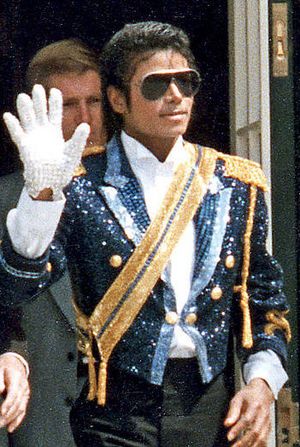 Archivo:Michael Jackson 1984 (cropped)