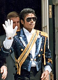 Archivo:Michael Jackson 1984 (enhanced)