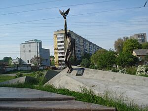 Archivo:Monument of 20000 Jews shot by Germans in 1943 in Dnipropetrovsk -Energetichna street-, Ukraine -10-