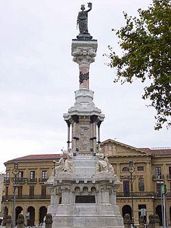 Pamplona - Monumento a los Fueros 10.JPG
