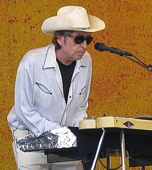 Archivo:Paparazzo Presents Bob Dylan