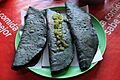 Quesadilla Verde con salsa Verde en plato Verde (11226830656)