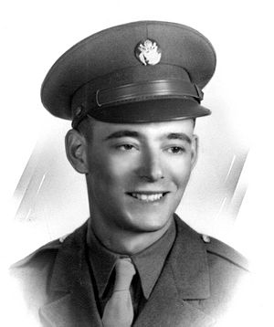 Archivo:Robert Ettinger Soldier WWII