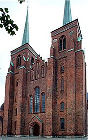 Archivo:Roskilde domkirke west fassade