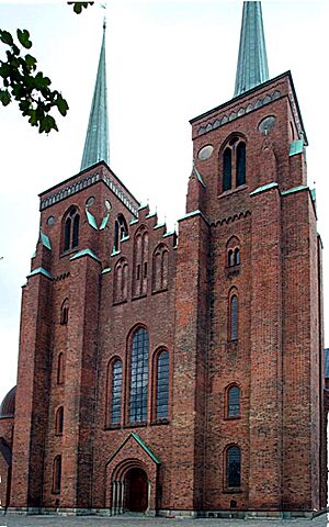 Archivo:Roskilde domkirke west fassade