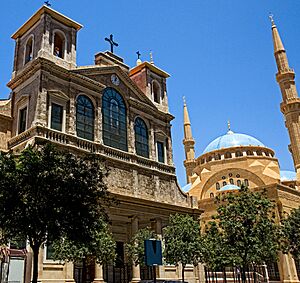 Archivo:Saint George Maronite Cathedral and Mohammad Al-Amin Mosque by Lebnen18