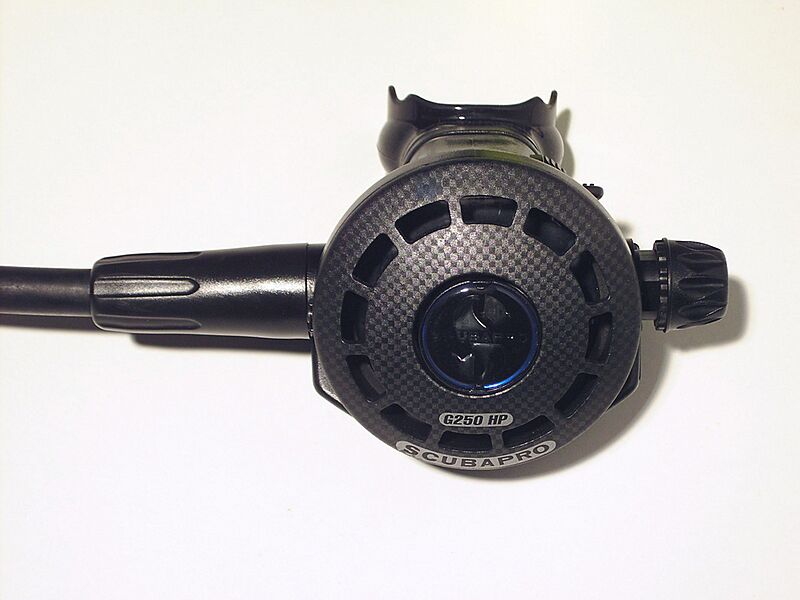 Scuba diving regulator (single)