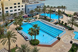 Archivo:The Palms Beach Hotel & Spa in Kuwait