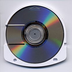 Archivo:Universal Media Disc, an optical disc medium developed by Sony for use on the PlayStation Portable