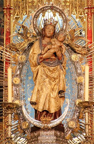 Virgin de la Almudena - Catedral de la Almudena.JPG