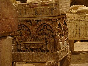 Archivo:05c Villalcazar de Sirga iglesia sarcofago Felipe de Castilla Ni