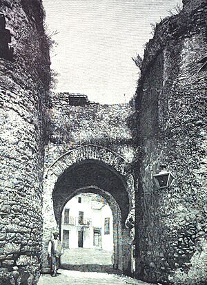 Archivo:1884-10-22, La Ilustración Española y Americana, Sumario (cropped) Ronda (Málaga).—Puerta árabe de entrada a la población