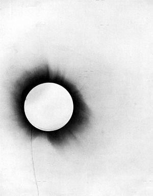 Archivo:1919 eclipse negative
