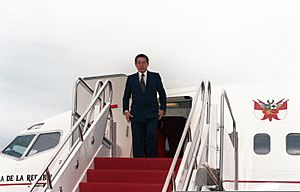 Archivo:Alberto Fujimori October 1998
