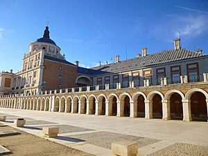 Archivo:Aranjuez - Real Sitio, Palacio Real y Plaza de Parejas 5